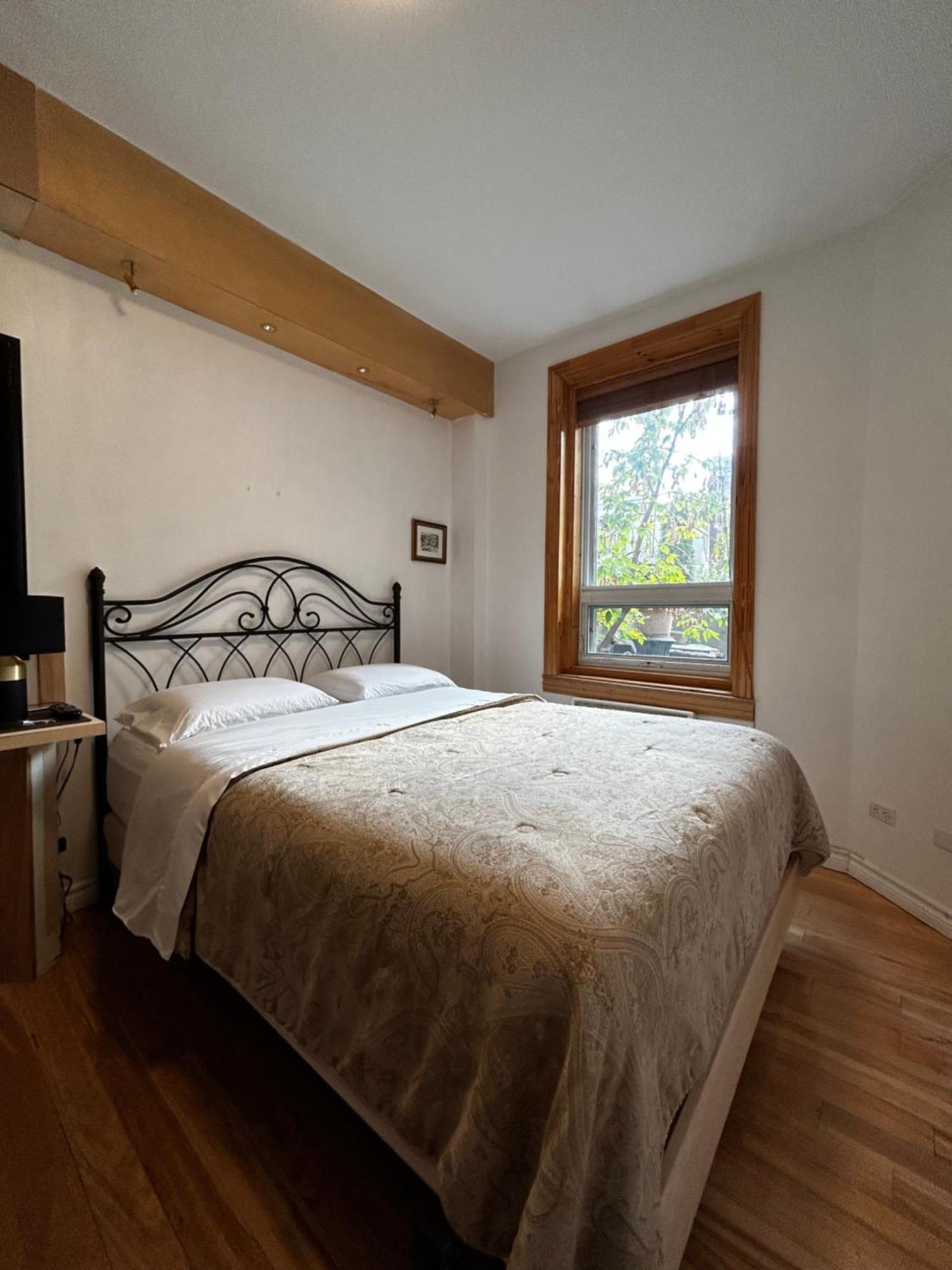 Gite Le Sieur De Joliette Montreal Bagian luar foto