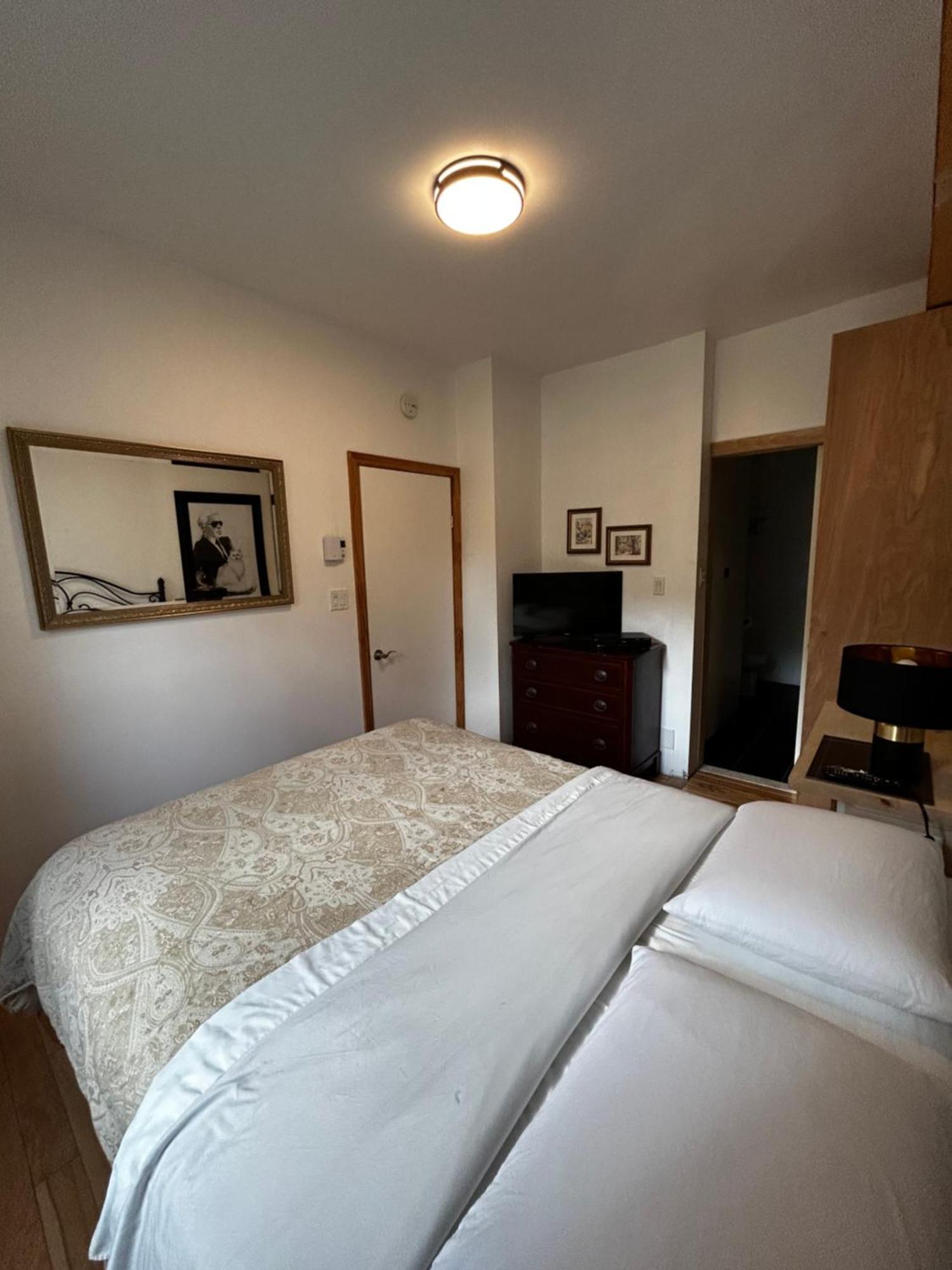 Gite Le Sieur De Joliette Montreal Bagian luar foto